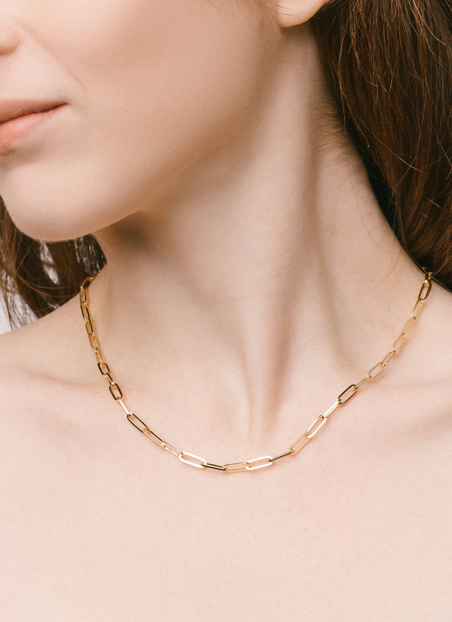 Chloe Nicole in the Tribeca paper clip chain necklace from RIVA New York in 14K recyclec yellow gold